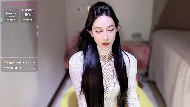 LILI7-LI online show from April 17, 2026, 10:46 pm