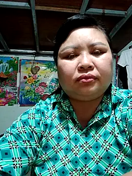 Snapshot of Monglan-c chatting on April 4, 2026, 8:45 am Monglan-c online show from April 4, 2026, 8:45 am