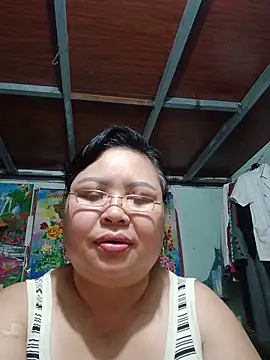 Snapshot of Monglan-c chatting on May 26, 2026, 1:51 pm Monglan-c online show from May 26, 2026, 1:51 pm