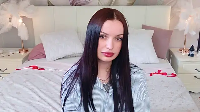 Snapshot of Dina_Glow chatting on June 12, 2026, 12:48 pm Dina Glow online show from June 12, 2026, 12:48 pm