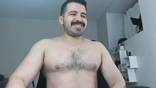 Snapshot of AngelFusco chatting on May 3, 2026, 5:35 am AngelFusco online show from May 3, 2026, 5:35 am