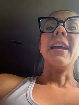 SofiParma online show from June 22, 2026, 10:40 pm