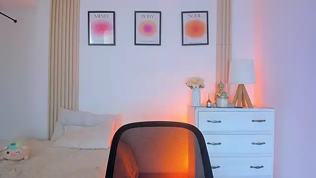 lia stuart1 online show from April 7, 2026, 5:13 pm