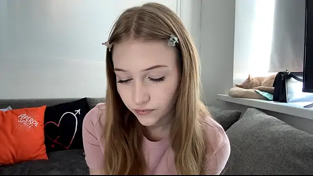 Snapshot of KatrineDrea chatting on April 28, 2026, 1:16 pm KatrineDrea online show from April 28, 2026, 1:16 pm