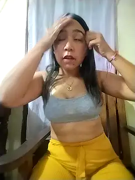 Snapshot of erikabella chatting on April 5, 2026, 5:43 pm erikabella online show from April 5, 2026, 5:43 pm