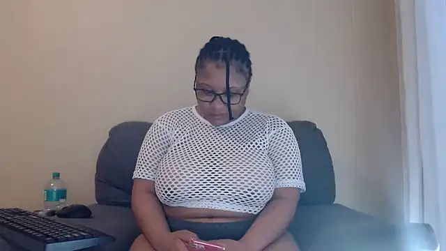 Snapshot of xxZoeyx chatting on November 3, 2025, 4:30 pm xxZoeyx online show from November 3, 2025, 4:30 pm