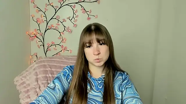 Snapshot of Tiffani_Angel chatting on May 10, 2026, 5:45 am Tiffani Angel online show from May 10, 2026, 5:45 am