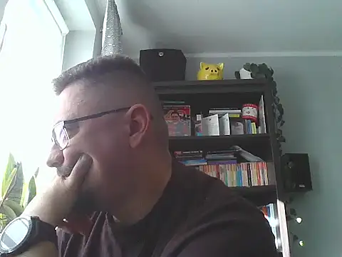 19cmSlave online show from May 4, 2026, 6:09 am