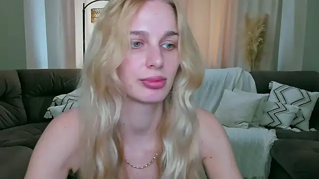 Snapshot of blonde__flirt chatting on April 8, 2026, 6:02 am blonde flirt online show from April 8, 2026, 6:02 am