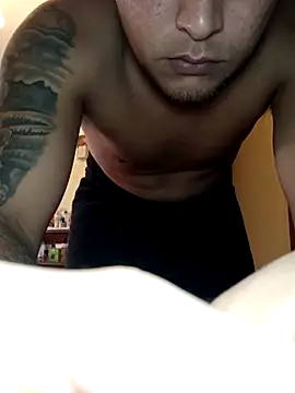 maicolvalejo4444 online show from April 6, 2026, 6:09 pm