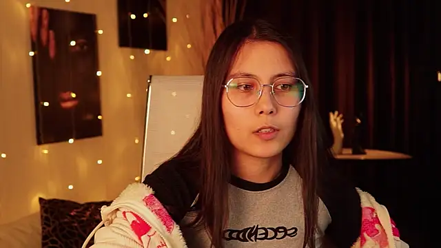 Snapshot of ElisonAvergarden chatting on April 16, 2026, 3:13 pm ElisonAvergarden online show from April 16, 2026, 3:13 pm