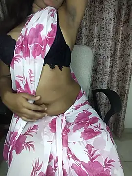 Snapshot of Piyu_x chatting on August 4, 2026, 7:38 pm Piyu x online show from August 4, 2026, 7:38 pm