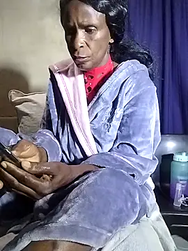 Snapshot of Naughtygrany chatting on April 14, 2026, 10:27 pm Naughtygrany online show from April 14, 2026, 10:27 pm