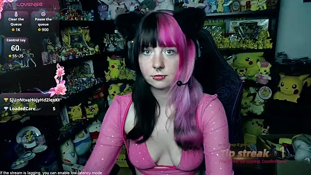 Snapshot of CutieTracer chatting on July 11, 2026, 8:44 pm CutieTracer online show from July 11, 2026, 8:44 pm
