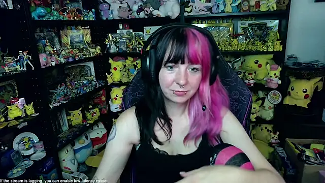Snapshot of CutieTracer chatting on July 12, 2026, 4:42 pm CutieTracer online show from July 12, 2026, 4:42 pm