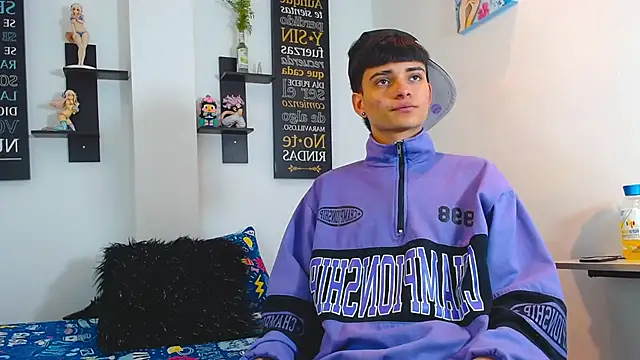 milo hot  online show from April 9, 2026, 6:57 pm