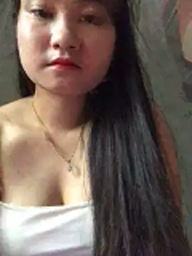 Linh Hoang online show from April 19, 2026, 5:18 am