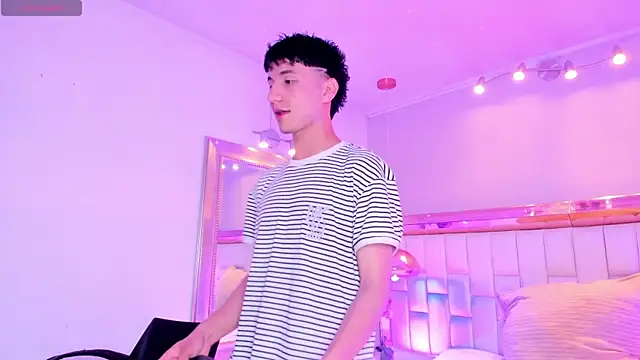 Snapshot of Taylor_Brooks chatting on April 6, 2026, 6:09 pm Taylor Brooks online show from April 6, 2026, 6:09 pm