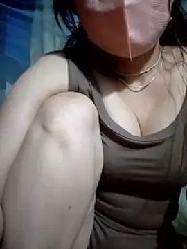 Snapshot of Mi-Naney chatting on April 15, 2026, 10:43 pm Mi-Naney online show from April 15, 2026, 10:43 pm