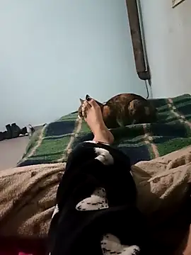 Snapshot of Skinnygirljulie chatting on April 5, 2026, 3:04 am Skinnygirljulie online show from April 5, 2026, 3:04 am