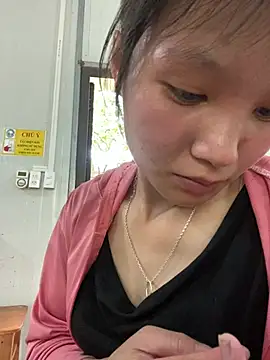 Snapshot of Elisa-a chatting on April 6, 2026, 9:32 am Elisa-a online show from April 6, 2026, 9:32 am