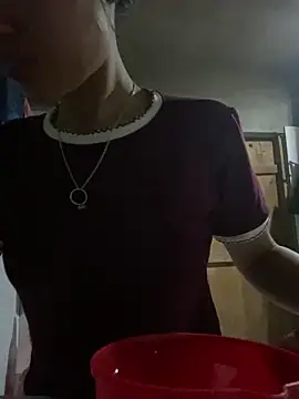 Snapshot of Elisa-a chatting on April 7, 2026, 11:04 pm Elisa-a online show from April 7, 2026, 11:04 pm