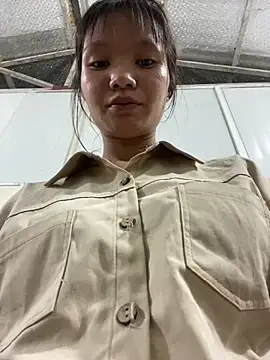 Snapshot of Elisa-a chatting on April 14, 2026, 11:05 am Elisa-a online show from April 14, 2026, 11:05 am