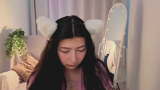 Snapshot of HanamiCei chatting on April 9, 2026, 1:38 pm HanamiCei online show from April 9, 2026, 1:38 pm