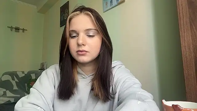 GiselleReidenbach online show from April 7, 2026, 11:54 am