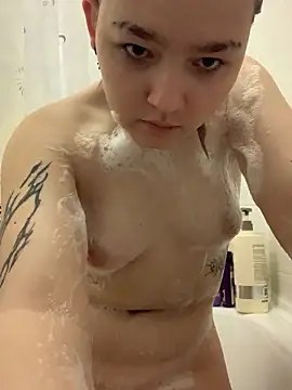 Snapshot of KimCarr chatting on April 4, 2026, 10:13 am KimCarr online show from April 4, 2026, 10:13 am