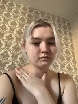 Snapshot of KimCarr chatting on April 5, 2026, 1:41 pm KimCarr online show from April 5, 2026, 1:41 pm