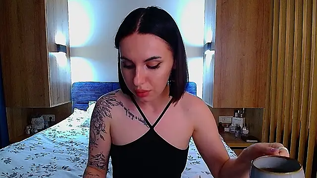 Sour Berry  online show from May 31, 2026, 6:42 pm
