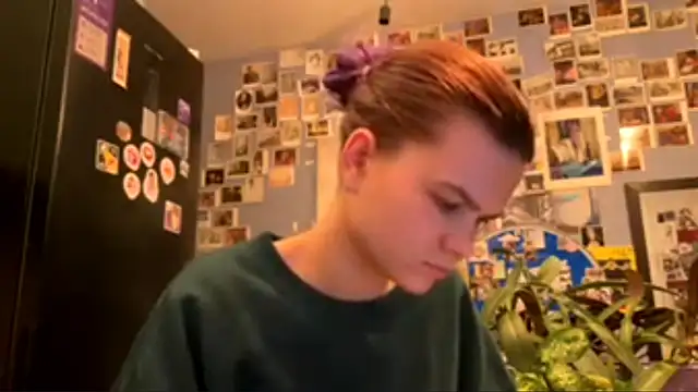 Snapshot of DarylLarrow chatting on March 31, 2026, 5:24 pm DarylLarrow online show from March 31, 2026, 5:24 pm