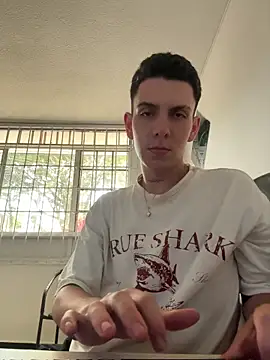 Snapshot of Liam_Fiire chatting on April 30, 2026, 7:42 pm Liam Fiire online show from April 30, 2026, 7:42 pm