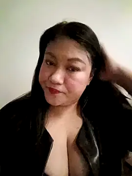 dominalisa online show from April 15, 2026, 10:44 am
