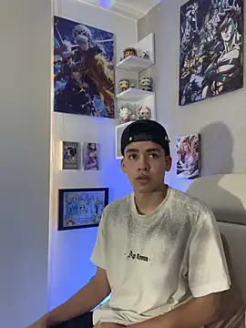 Snapshot of strong_rock69 chatting on April 13, 2026, 4:45 pm strong rock69 online show from April 13, 2026, 4:45 pm