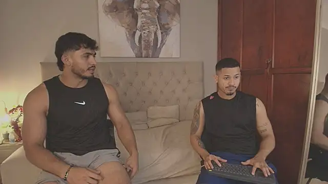Snapshot of Maxi_and_Ares chatting on July 10, 2026, 7:27 pm Maxi and Ares online show from July 10, 2026, 7:27 pm