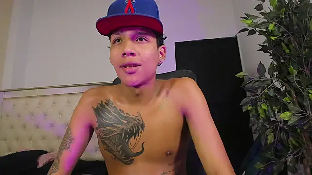 Gold Pleasuree online show from April 18, 2026, 3:32 am