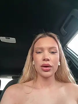 Girl-Mia online show from April 8, 2026, 4:12 am