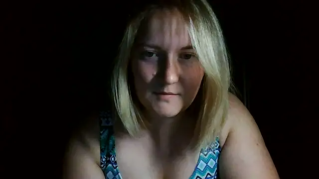 Snapshot of TinaKittyX chatting on June 14, 2026, 8:44 pm TinaKittyX online show from June 14, 2026, 8:44 pm