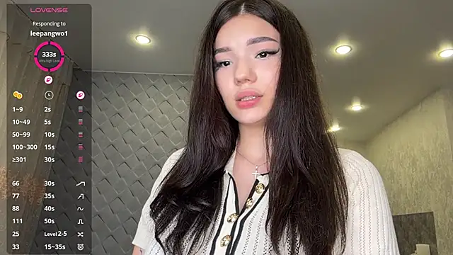 Snapshot of Barbie_Aria chatting on June 18, 2026, 4:33 pm Barbie Aria online show from June 18, 2026, 4:33 pm