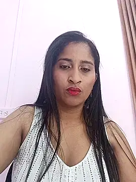 SofiaMendez1  online show from April 8, 2026, 3:23 pm