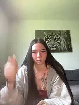 zoeelinks online show from April 16, 2026, 10:16 am