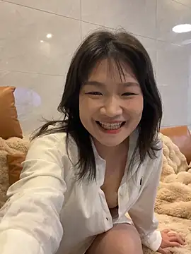 Alice168168 online show from April 3, 2026, 2:37 pm