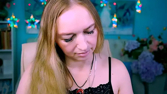 MiaHarrison  online show from April 7, 2026, 8:59 am