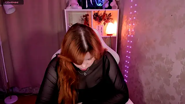 Snapshot of Lizzie_sun chatting on April 27, 2026, 4:54 am Lizzie sun online show from April 27, 2026, 4:54 am