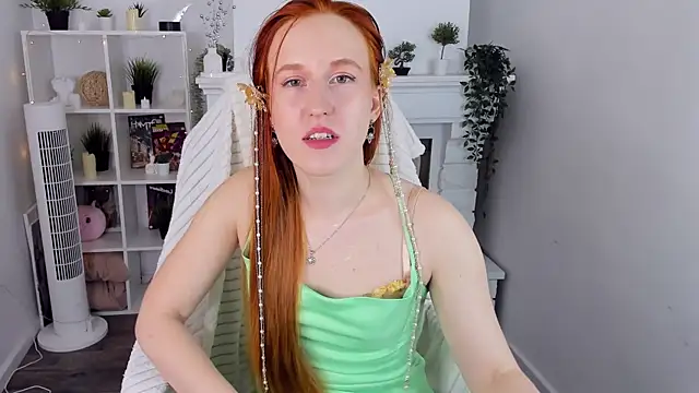 Snapshot of EvaBellea chatting on April 14, 2026, 1:28 pm EvaBellea online show from April 14, 2026, 1:28 pm