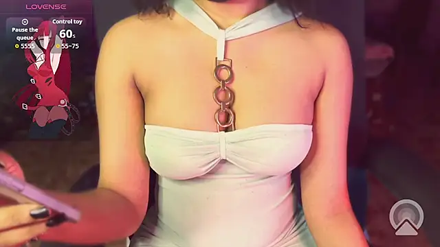 MissVeloura online show from May 17, 2026, 9:55 pm