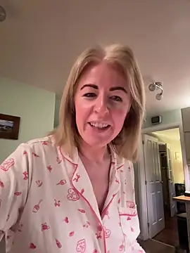 Laylaskyexx online show from April 8, 2026, 5:29 am