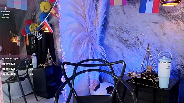 Snapshot of Kendall_Rous_ chatting on July 14, 2026, 2:05 am Kendall Rous online show from July 14, 2026, 2:05 am